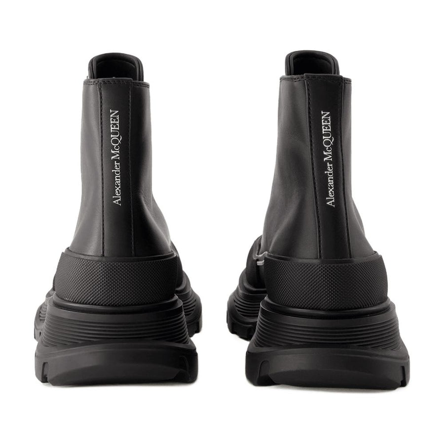 Alexander McQueen leather ankle boot in black