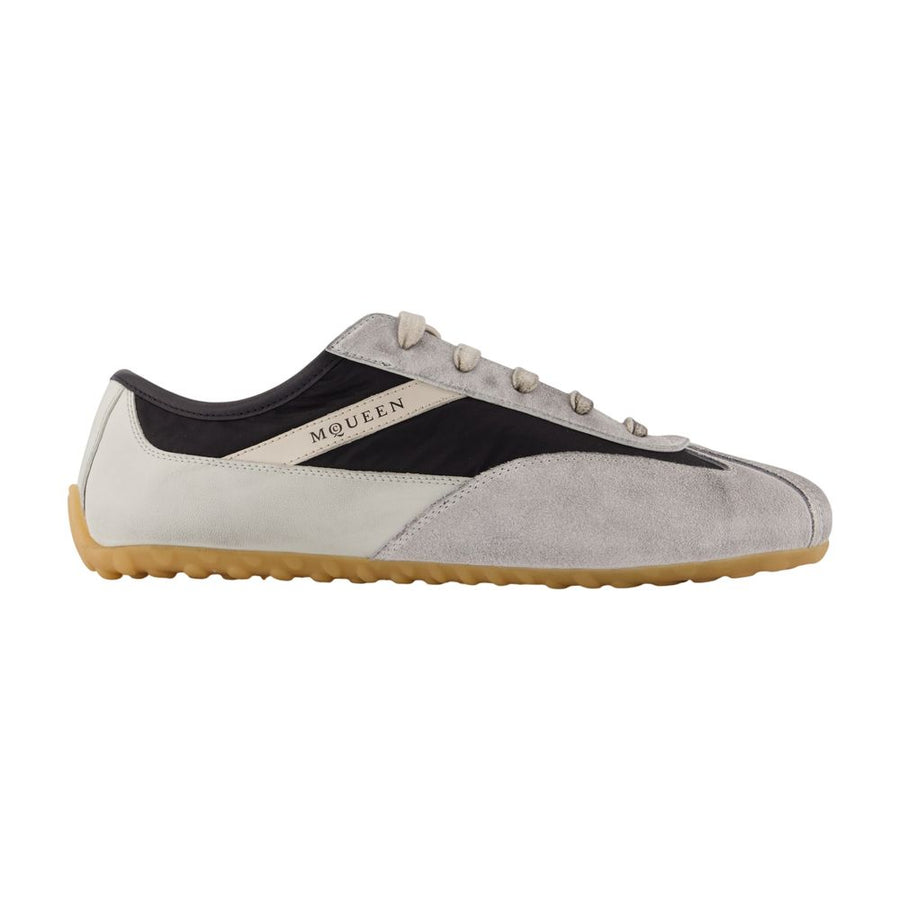 Alexander McQueen Suede sneaker in gray