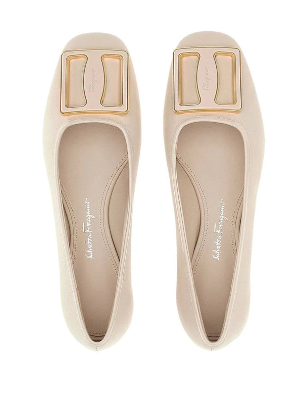 Ferragamo Lambskin ballerina flat in beige
