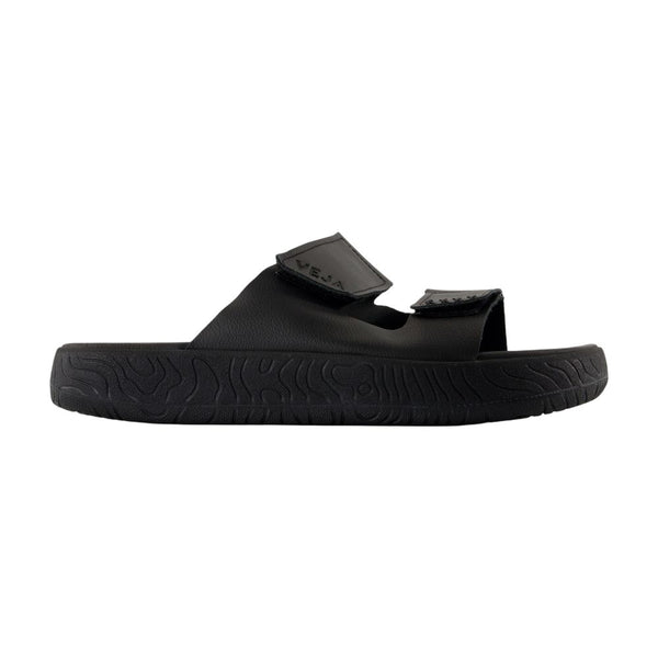 Veja calfskin sandals in black