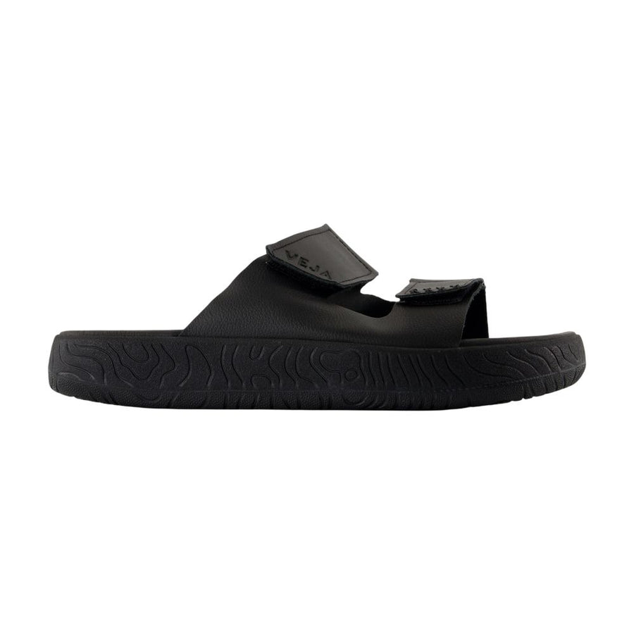 Veja calfskin sandals in black