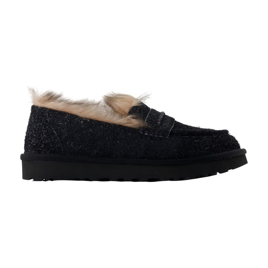UGG Calfskin loafer in black