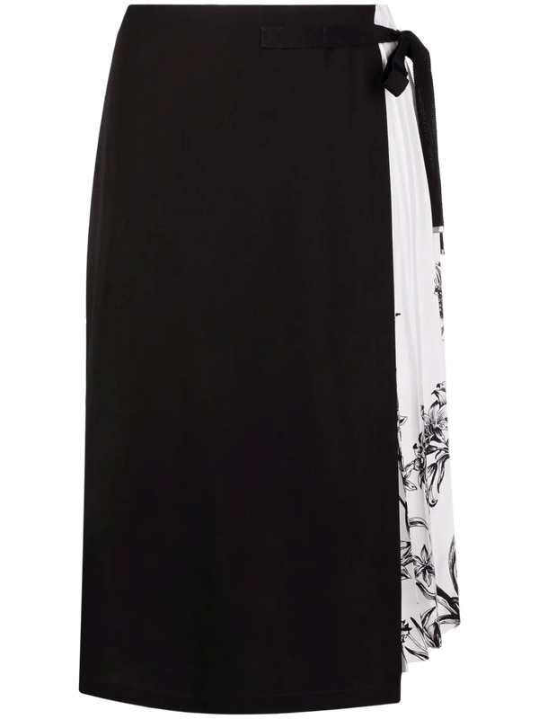 Ferragamo Silk skirt in black