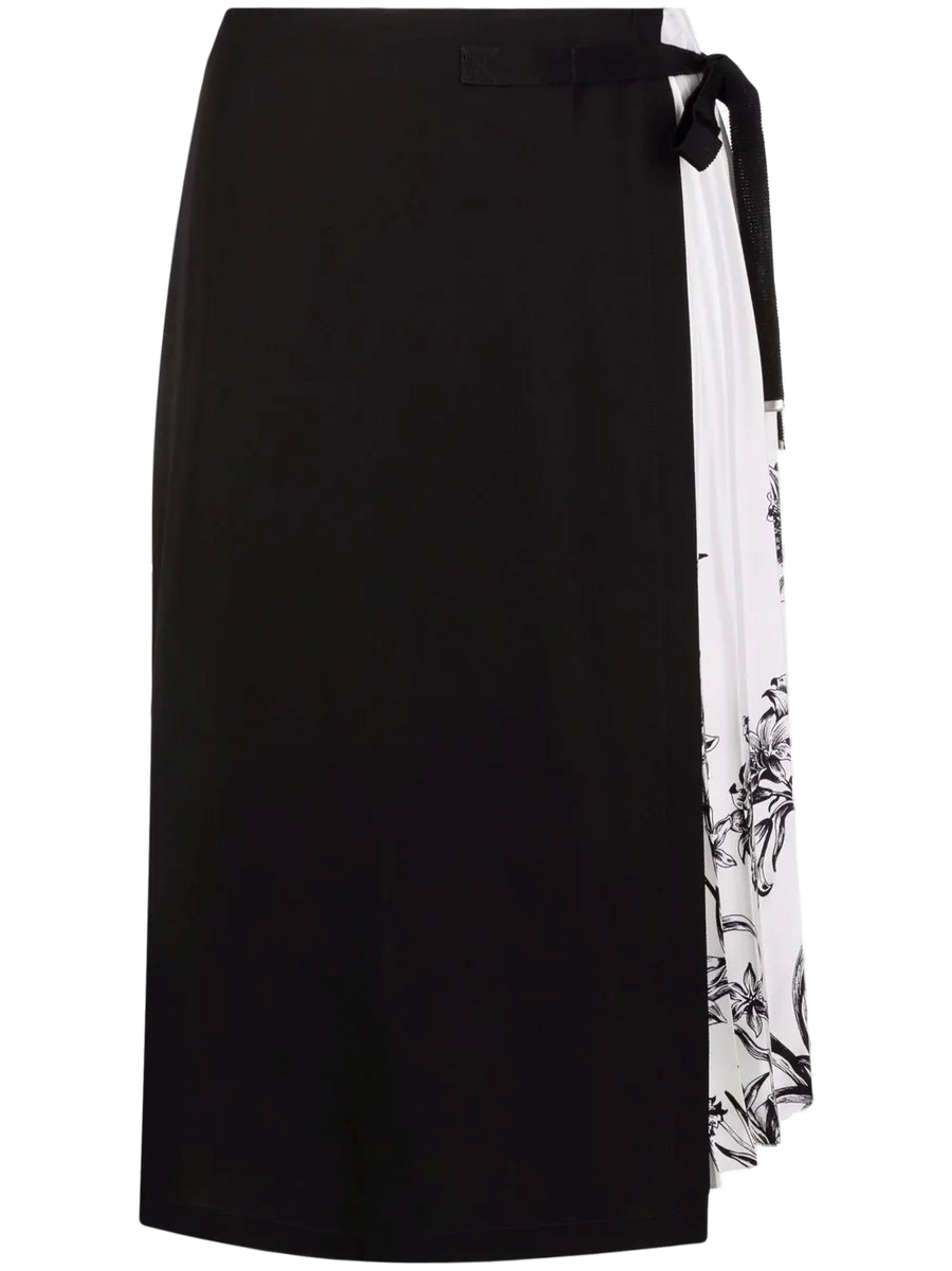Ferragamo Silk skirt in black