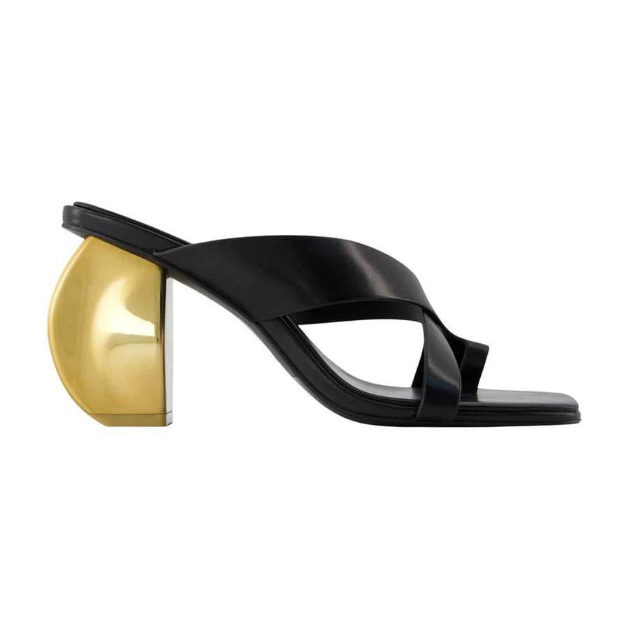 Cult Gaia Cowhide pump in black