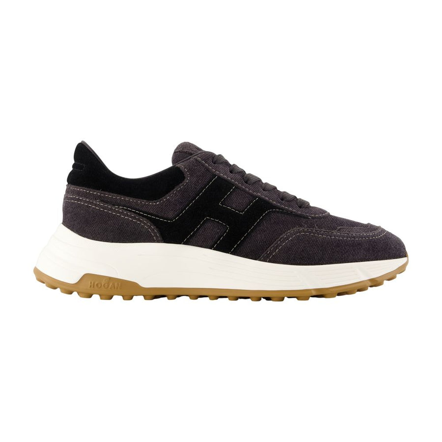 Hogan calfskin sneaker in black