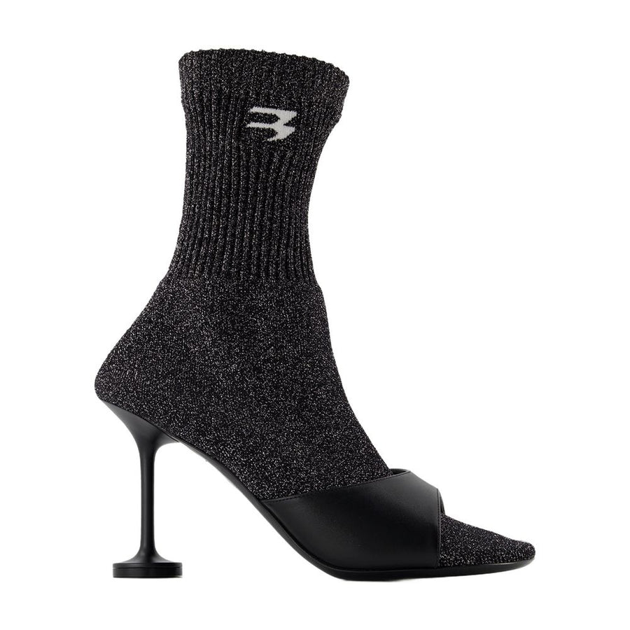 Balenciaga Leather heel in black