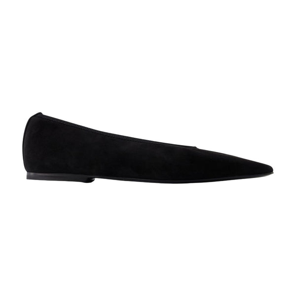 Toteme Lambskin flat in black