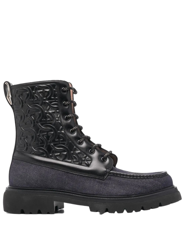 Ferragamo Leather boot in black