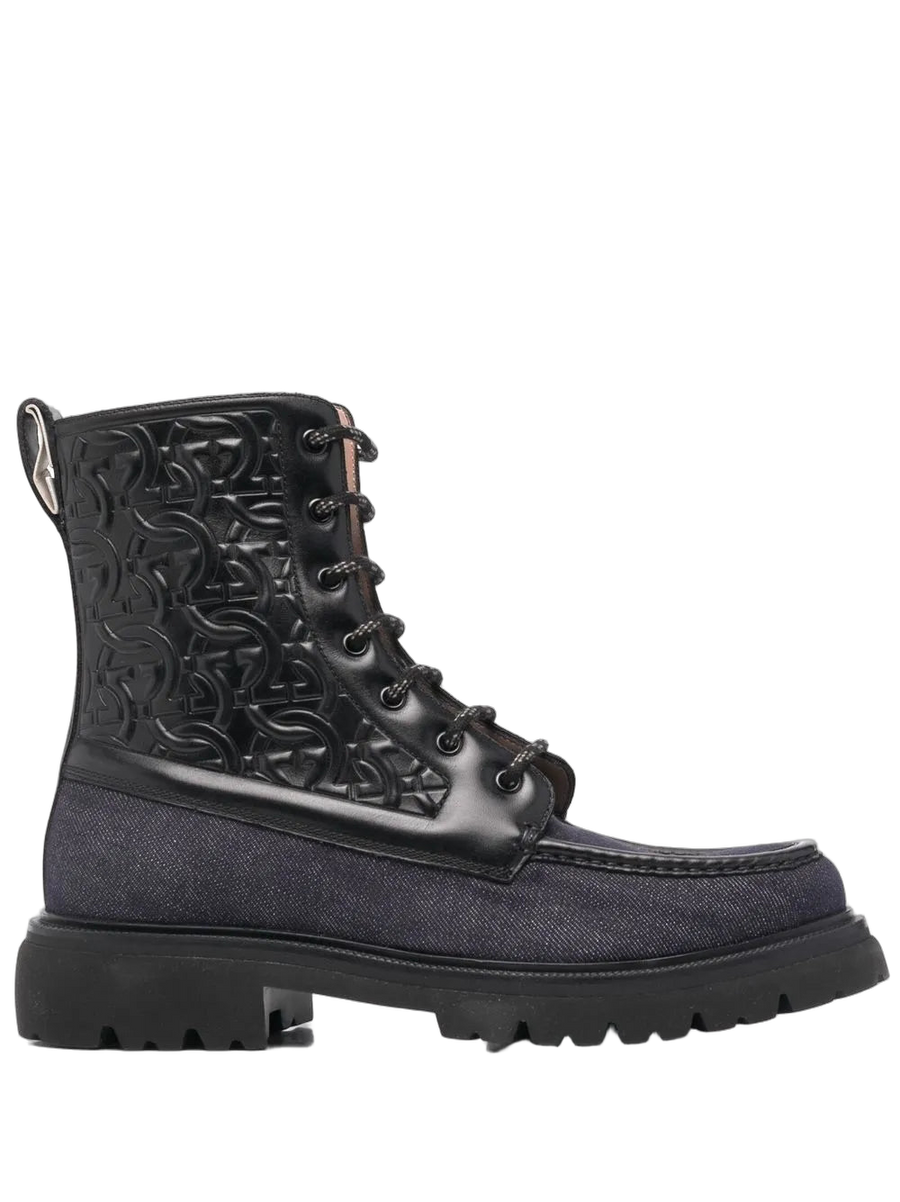 Ferragamo Leather boot in black
