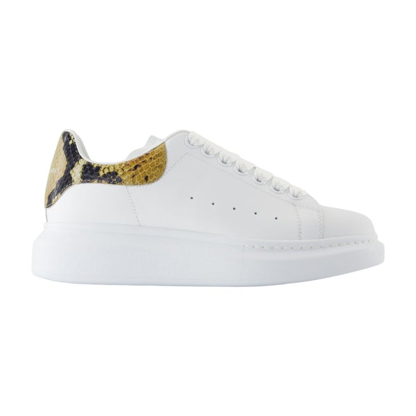 Alexander McQueen Calfskin sneaker in white