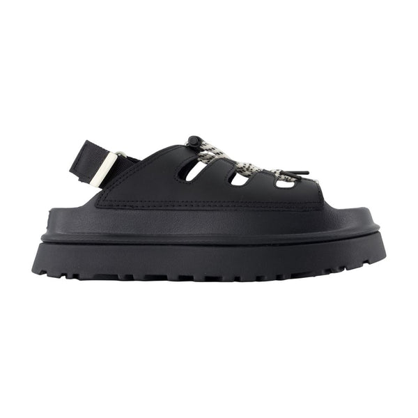 UGG Calfskin sandal in black