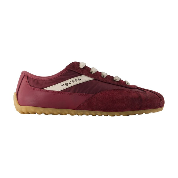 Alexander McQueen Calfskin flat in burgundy