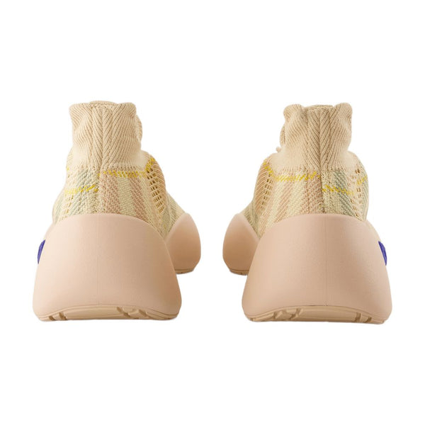 Burberry synthetic sneaker in beige