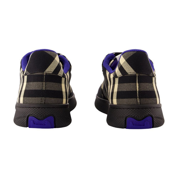 Burberry synthetic sneaker in black