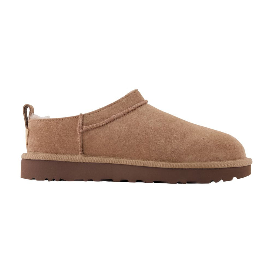 UGG Lambskin slipper in beige
