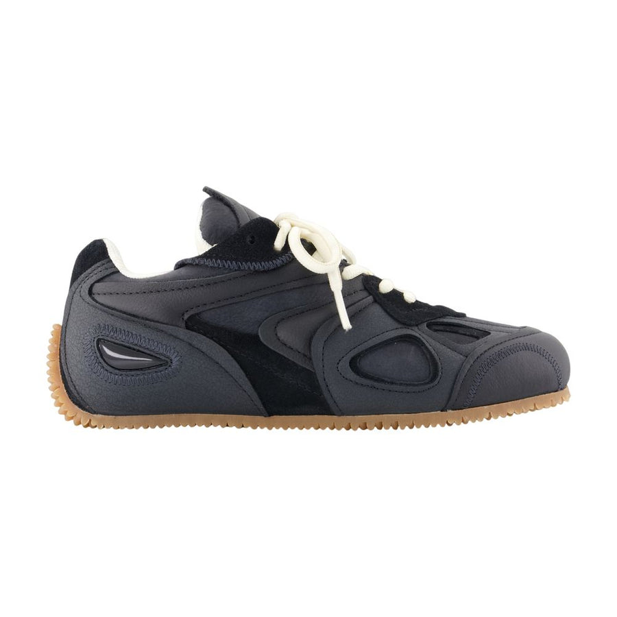 Axel Arigato Calfskin sneaker in black