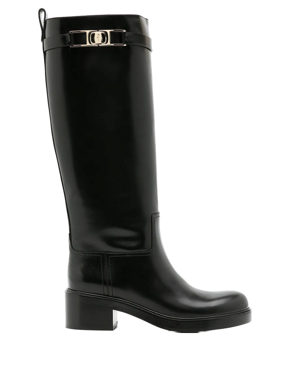 Ferragamo Leather boot in black