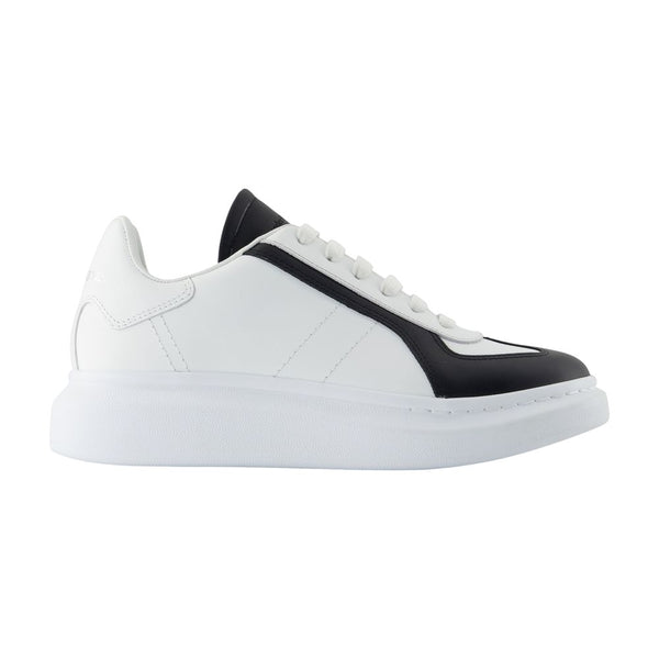Alexander McQueen Calfskin sneaker in white