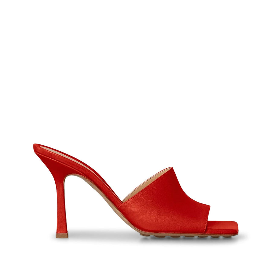 Bottega Veneta Calfskin mule in red