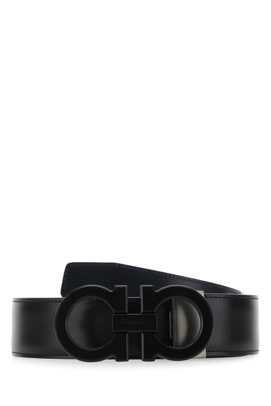 Ferragamo Adjus Exterior: 100% Calf Finishing: Enameled metal belt in black