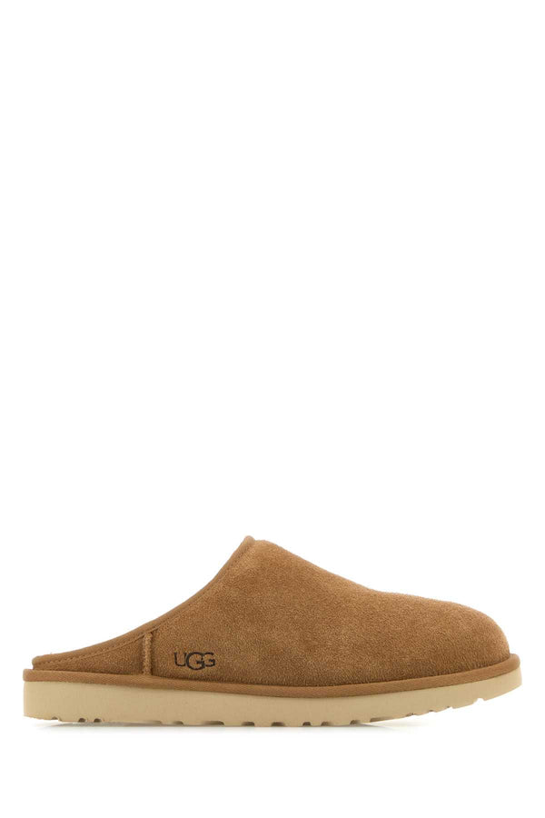 UGG Classic Exterior: 100% Suede slipper in chestnut
