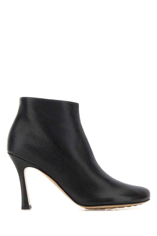 Bottega Veneta Exterior: 100% Lamb; Interior: 100% Leather; Sole: Leather and Rubber boot in black