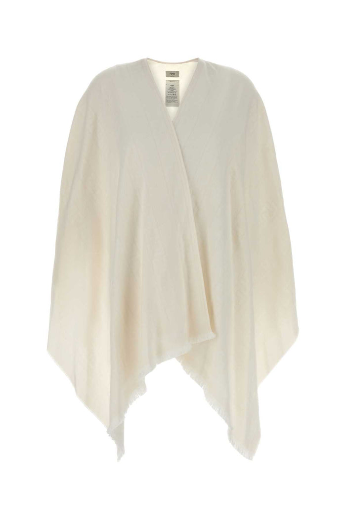 Camelia Exterior: Virgin Wool Silk Cappotti