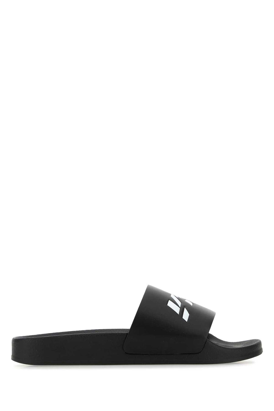 Vtmnts Exterior: 100% Rubber slipper in black