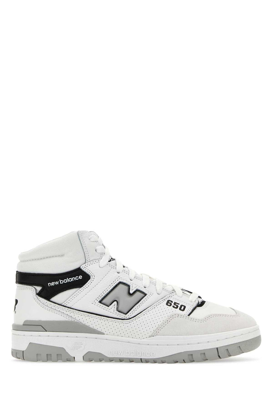 New Balance Exterior: Leather sneaker in white