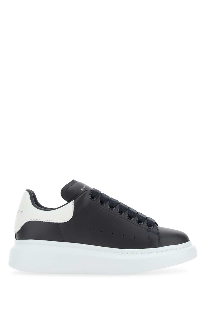 1070 Sneaker