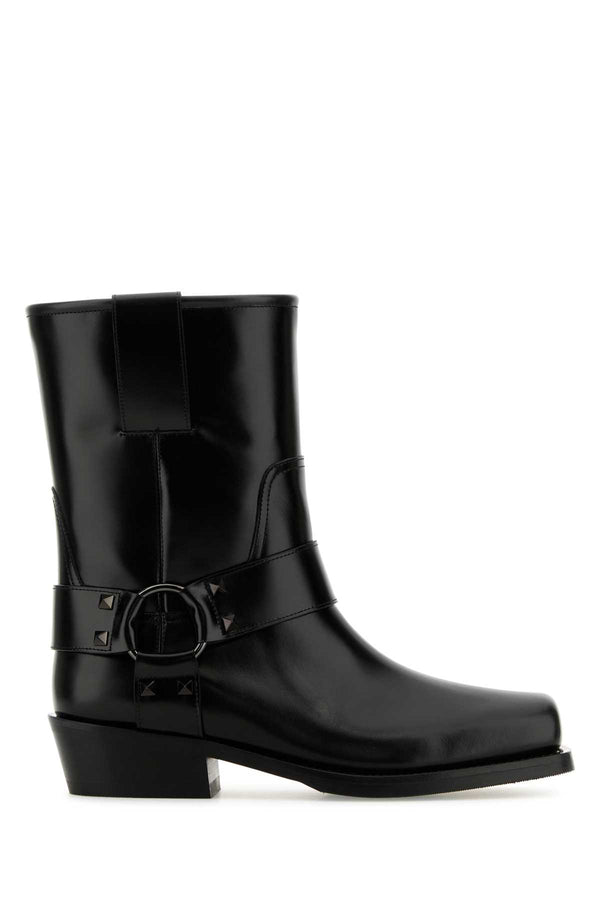 Valentino Garavani Exterior: 100% Leather boot in black