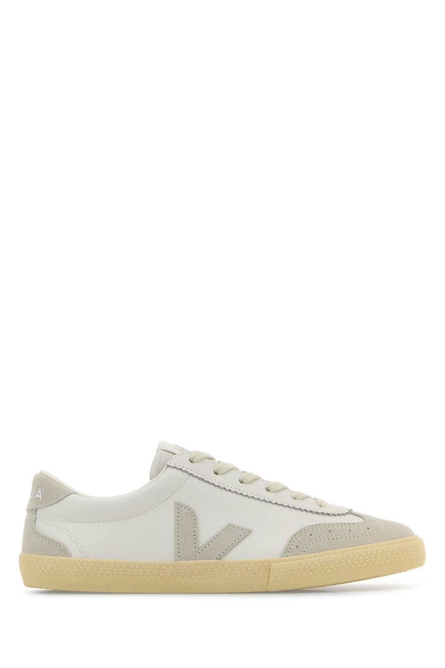 Veja Exterior: 100% Leather; Interior: 100% Fabric; Sole: Rubber sneaker in white
