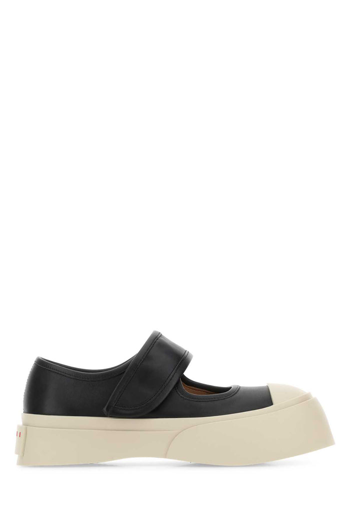 Black Sneaker