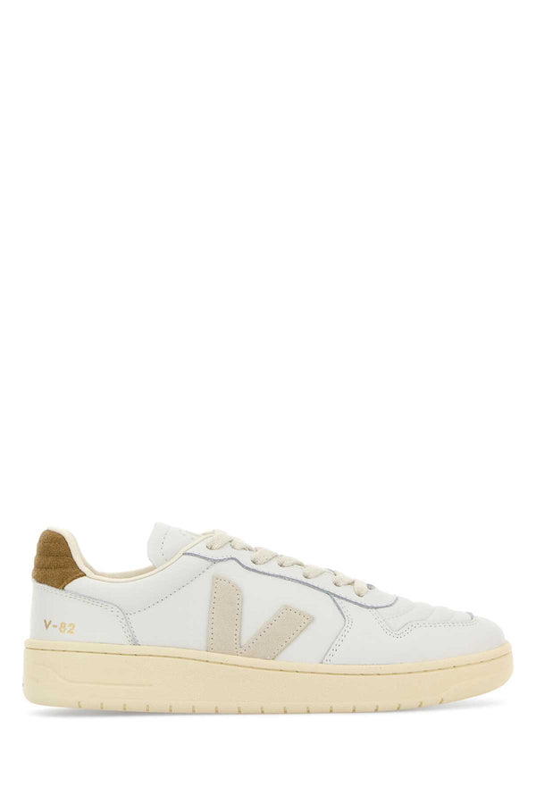 Veja Exterior: 100% Leather sneaker in white