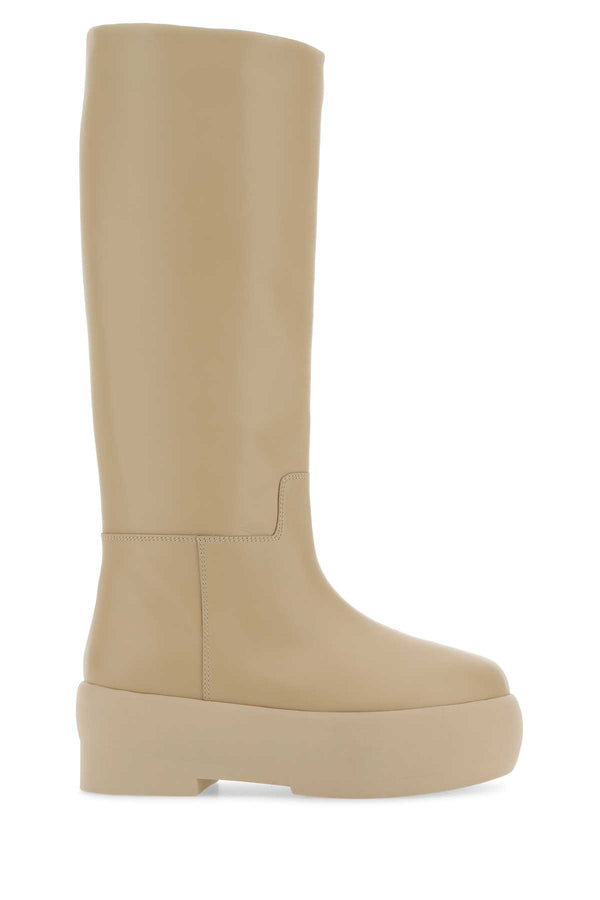 Gia Borghini Exterior: 100% Leather boot in beige