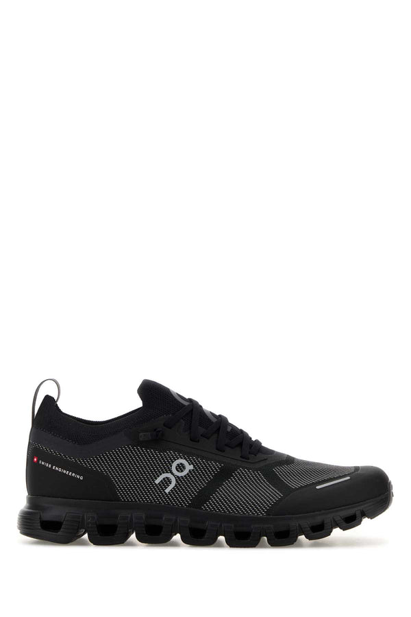 On Running Versa Exterior: Fabric; Interior: Fabric; Sole: Rubber sneaker in black