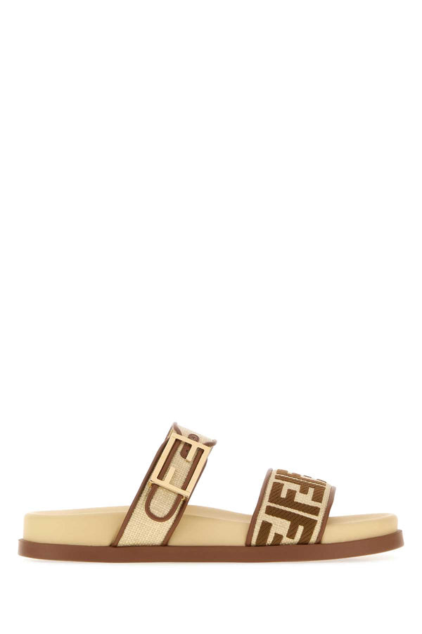 Fendi Exterior: 100% Raffia slipper in beige
