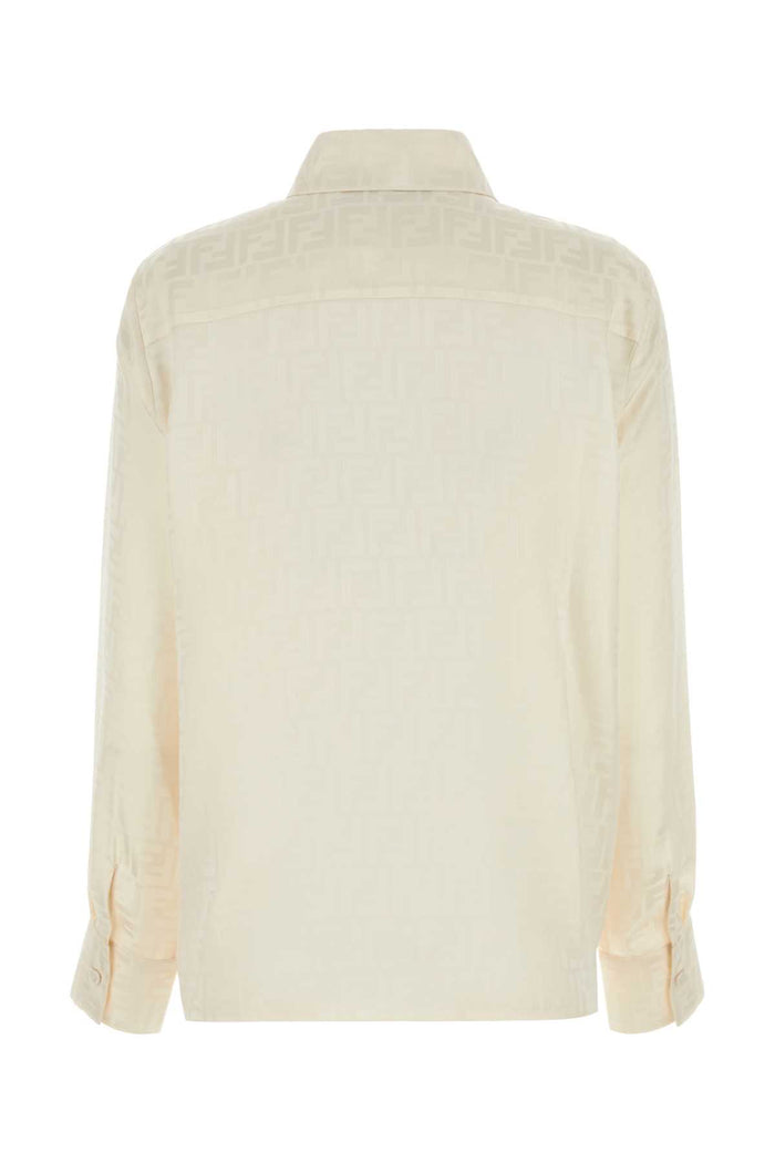 White Exterior: Silk Camicie