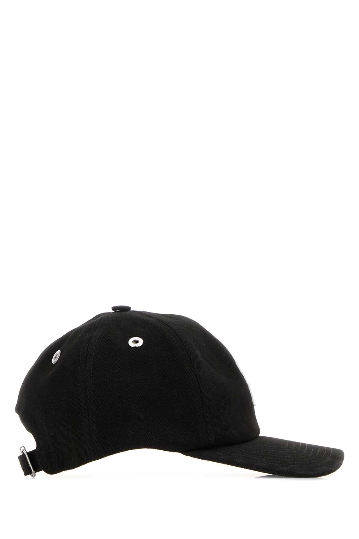 Noir Exterior: Fabric Cappelli