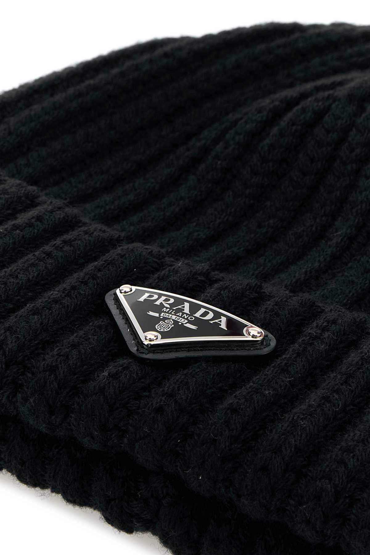 Nero Exterior: Virgin Wool Cuffie