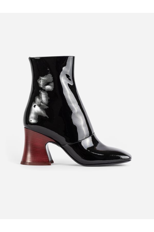 Chloé Patent leather boot in black