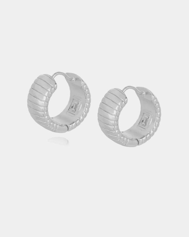 Lobo Cleo Silver __single__ Earrings