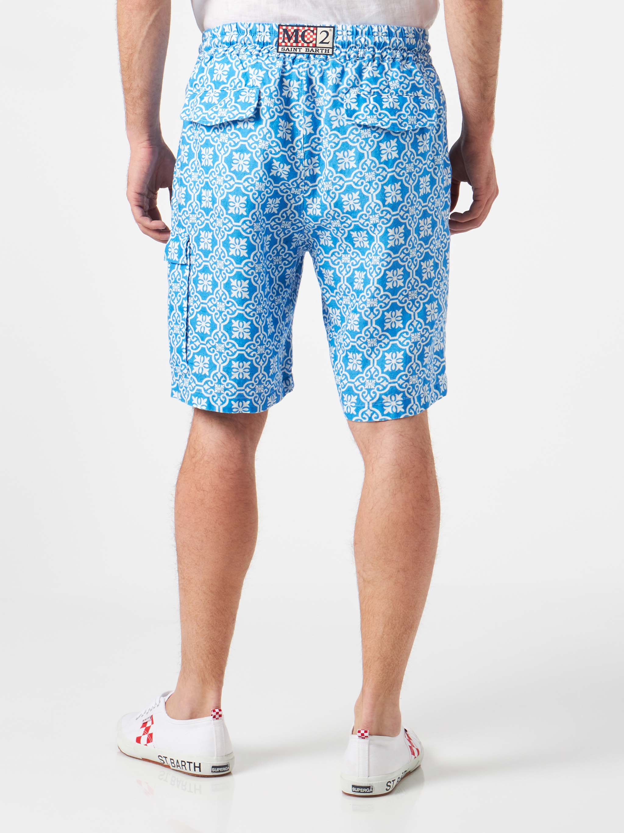 Man Linen Bermuda Shorts With White And Light Blue Majolica Print Pant