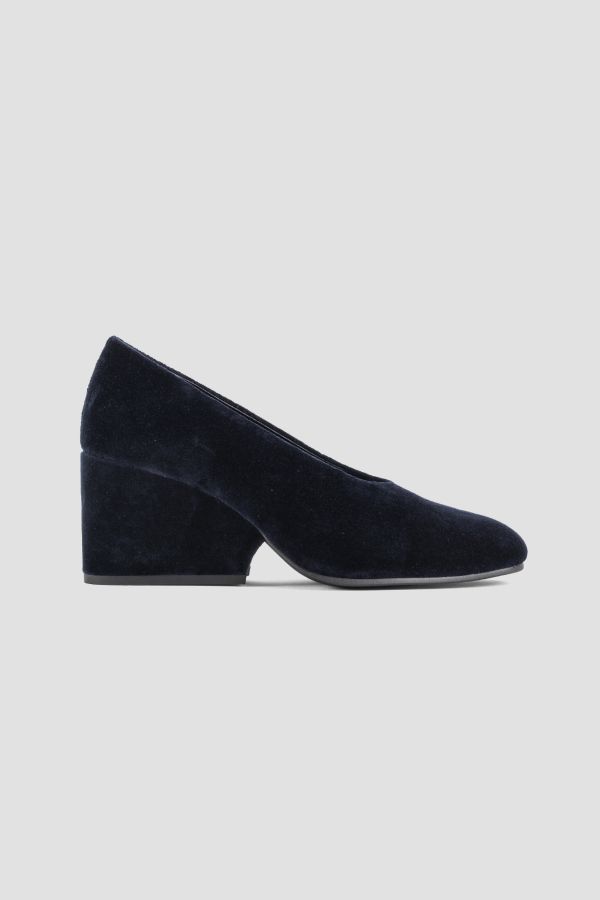 Comme des Garçons Velvet pump in navy