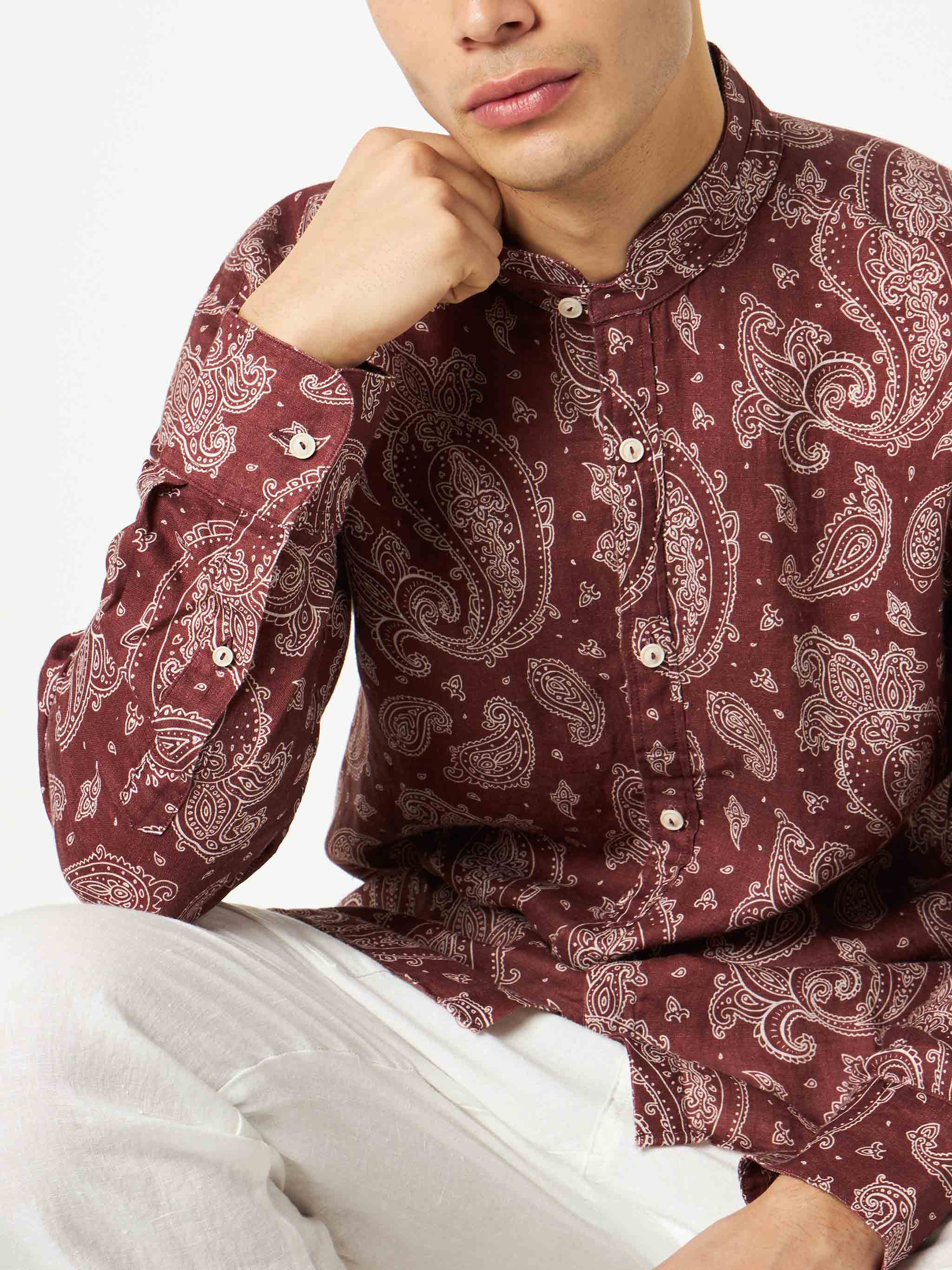 Man Shirt With Paisley Print Brown