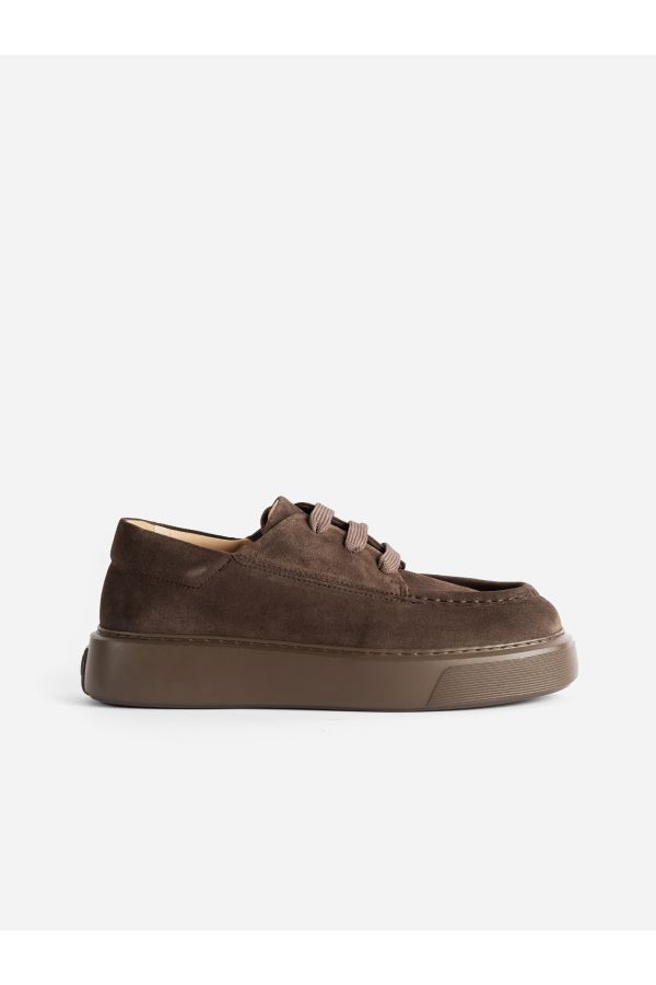 Referenc Tobacco brown suede upper sneaker in brown
