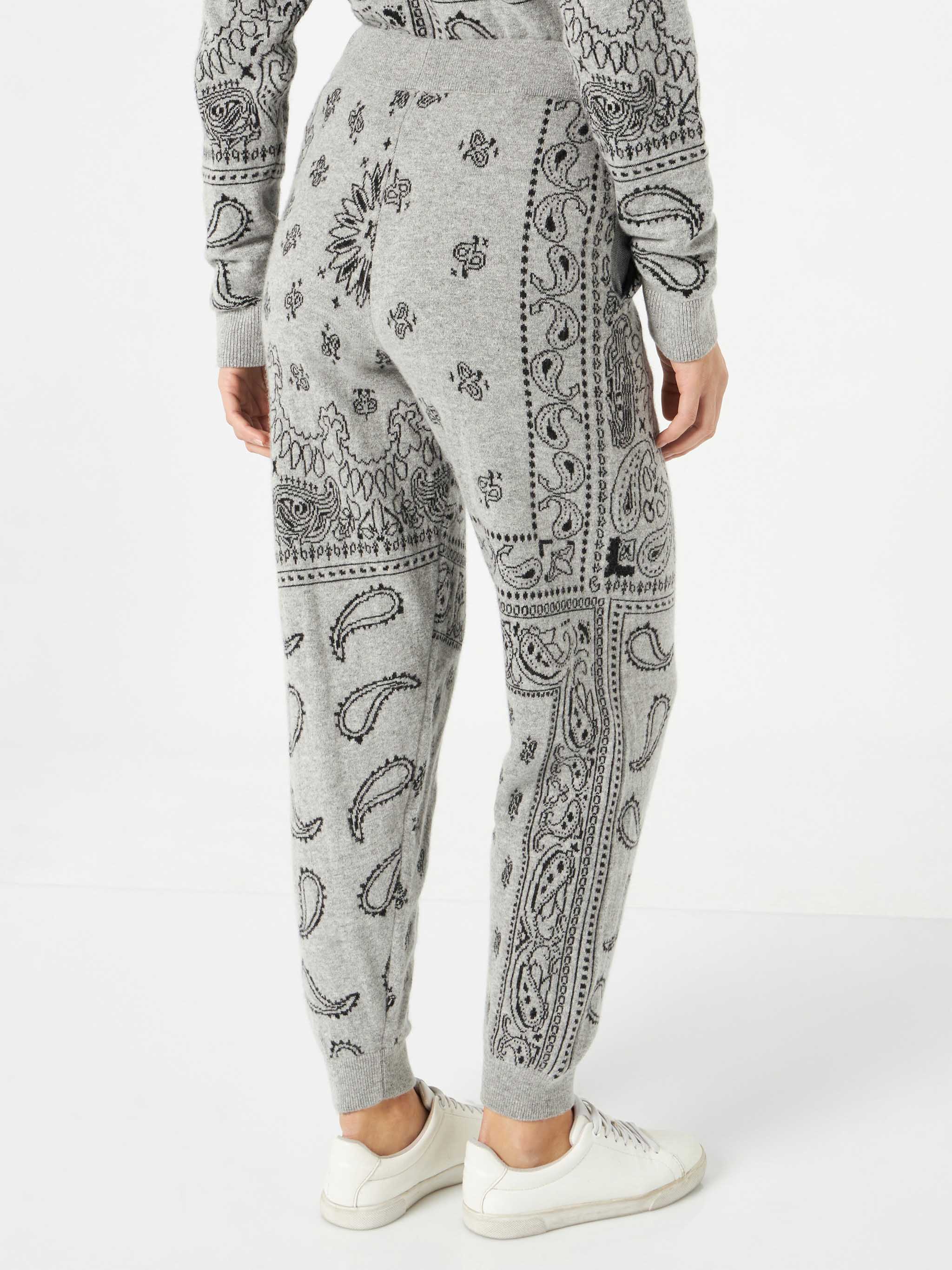 Knitted Sweatpants Charlie With Grey Bandana Print White Pant