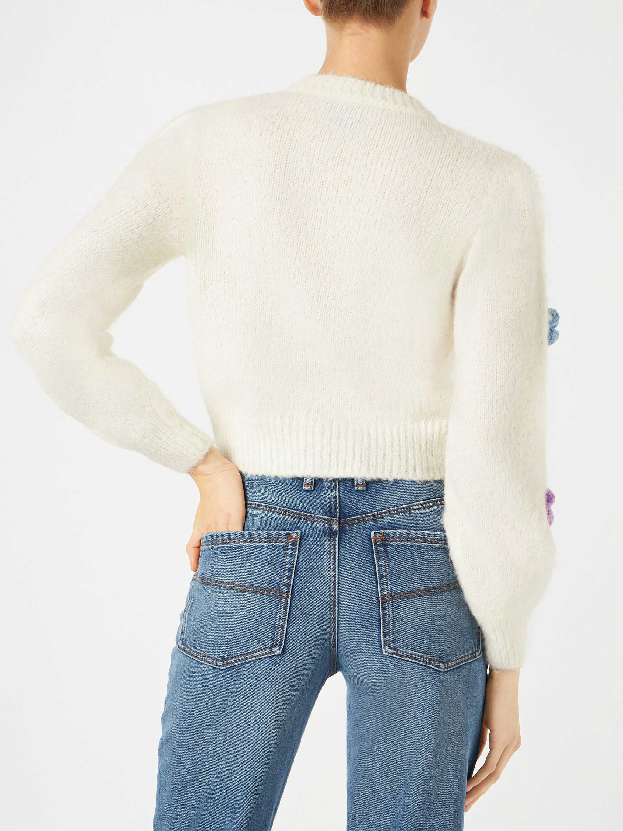 Lyza Soft Cropped Cardigan With Daisy Appliqués White