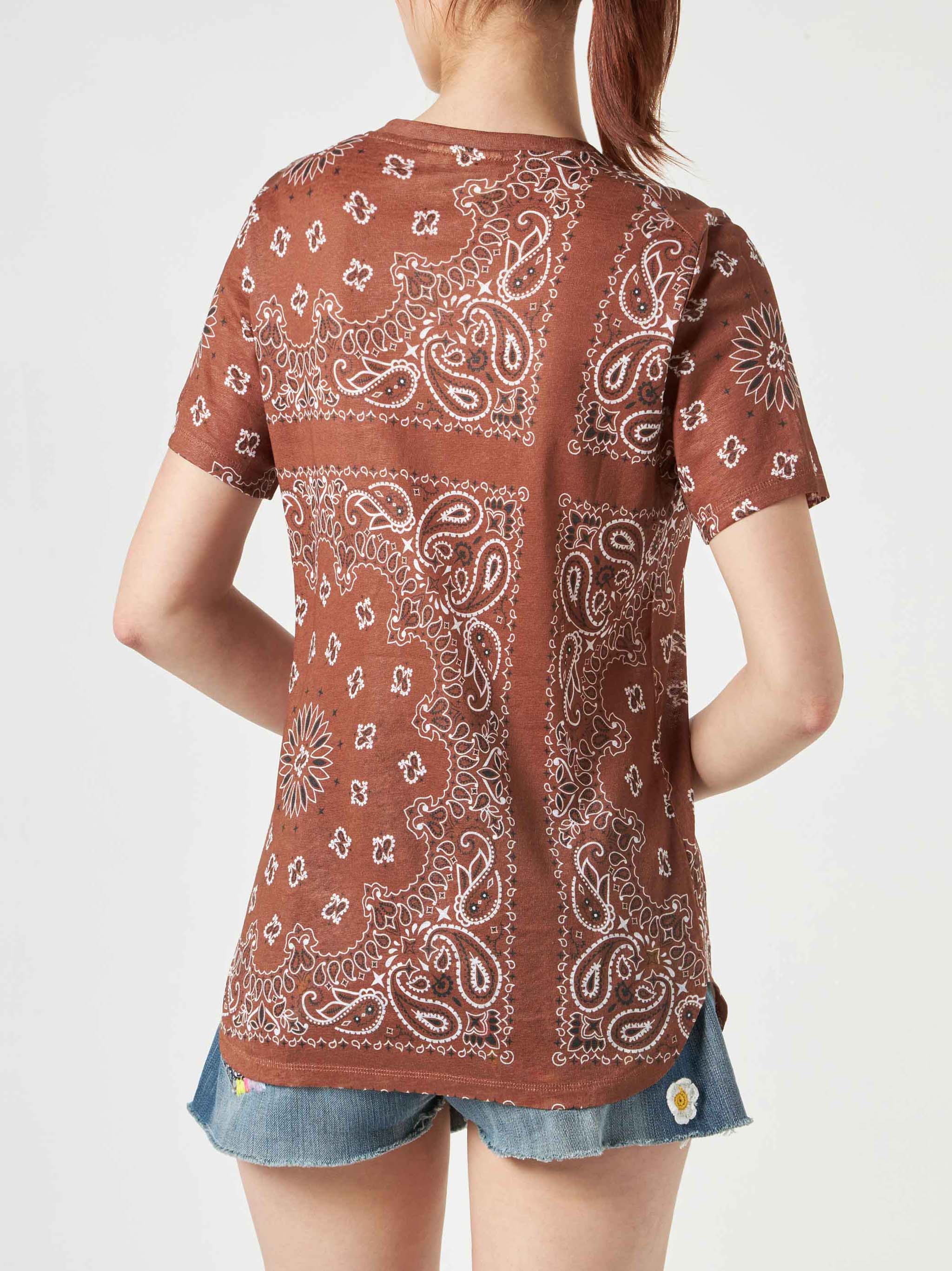 Brown Scarlett Linen T-Shirt With Bandana Print